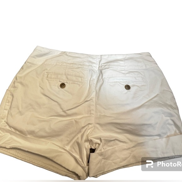 ♥️TARGET MOSSIMO Shorts Womens SZ 4 White Cuffed Pleated Stretch Chino EUC - Picture 3 of 7